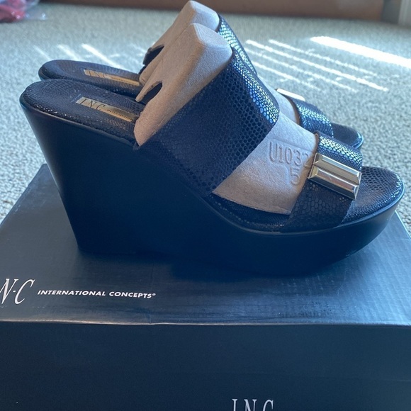 Inc International Black Wedge Sandals Size 8 in EUC - Picture 3 of 8